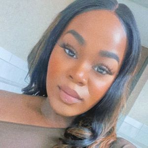 Meet your Posher, Naomi